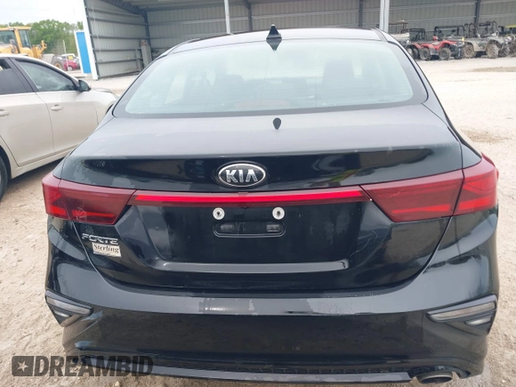 2021 Kia Forte FE with VIN 3KPF24AD5ME402798, listed as a IAAI auction lot 41891158 with 89,250 mi miles. Bid and sale history available at carsss.com. Image 17.