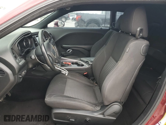 2017 Dodge Challenger SXT z VIN 2C3CDZAG9HH617099, wystawiony jako Copart lot #55037145 z przebiegiem 87 843 mil mil oraz Szkoda całkowita • Salvage title. Historia ofert i sprzedaży dostępna na DreamBid. Obrazek 7.