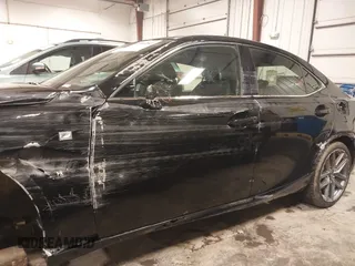 2014 Lexus IS 250 with VIN JTHCF1D23E5002623, listed as a IAAI auction lot 41984262 with 108,924 mi miles and . Bid and sale history available at DreamBid. Image 15.