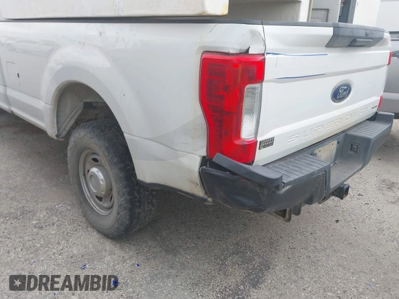 2019 Ford F-250 XL with VIN 1FT7X2B67KEC10592, listed as a IAAI auction lot 42135477 with 211,401 mi miles and . Bid and sale history available at DreamBid. Image 6.