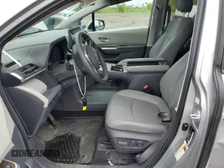2021 Toyota Sienna XLE with VIN 5TDGSKFC6MS027079, listed as a Copart auction lot 67505344 with 36,686 mi miles and Salvage Title. Bid and sale history available at carsss.com. Image 7.