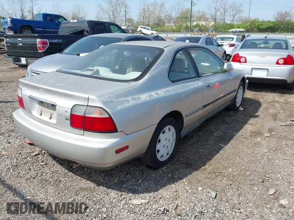 1996 Honda Accord LX with VIN 1HGCD7235TA023405, listed as a IAAI auction lot 42079595 with 132,937 mi miles and . Bid and sale history available at carsss.com. Image 4.
