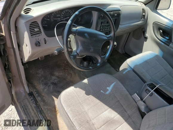 1995 Ford Ranger XLT z VIN 1FTCR10X0SPA73451, wystawiony jako Copart lot #60576195 z przebiegiem 140 064 mil mil oraz Czysty tytuł • Clean title. Historia ofert i sprzedaży dostępna na DreamBid. Obrazek 8.