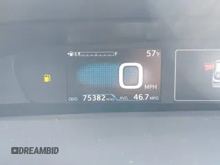 2019 Toyota Prius L Eco z VIN JTDKARFU2K3075756, wystawiony jako IAAI lot #41459946 z przebiegiem 75 382 mil mil oraz . Historia ofert i sprzedaży dostępna na DreamBid. Obrazek 16.