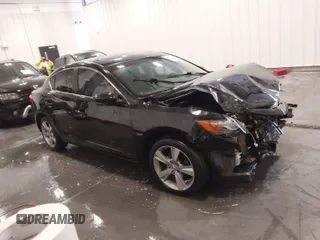 2014 Acura ILX with VIN 19VDE1F31EE010103, listed as a IAAI auction lot 41458365 with 95,668 mi miles. Bid and sale history available at carsss.com. Image 1.