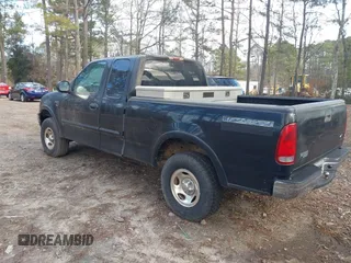 2001 Ford F-150 XL z VIN 1FTRX18W81NA40901, wystawiony jako IAAI lot #41182038 z przebiegiem Nie podano mil oraz . Historia ofert i sprzedaży dostępna na DreamBid. Obrazek 3.