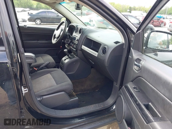 2016 Jeep Compass Sport with VIN 1C4NJDBB7GD757344, listed as a IAAI auction lot 42184933 with 199,430 mi miles and . Bid and sale history available at carsss.com. Image 5.