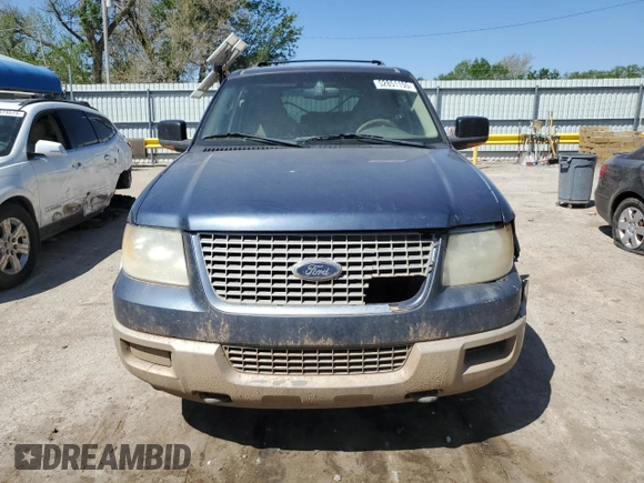 2003 Ford Expedition Eddie Bauer z VIN 1FMPU18L13LC57657, wystawiony jako Copart lot #52851155 z przebiegiem 253 028 mil mil oraz Szkoda całkowita • Salvage title. Historia ofert i sprzedaży dostępna na DreamBid. Obrazek 5.