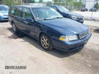2000 Volvo V70 with VIN YV1LW61J7Y2650265, listed as a IAAI auction lot 42618821 with 234,931 mi miles and . Bid and sale history available at DreamBid. Image 1.