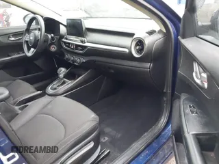 2020 Kia Forte LXS z VIN 3KPF24AD4LE213915, wystawiony jako IAAI lot #41674905 z przebiegiem 124 085 mil mil oraz . Historia ofert i sprzedaży dostępna na DreamBid. Obrazek 5.