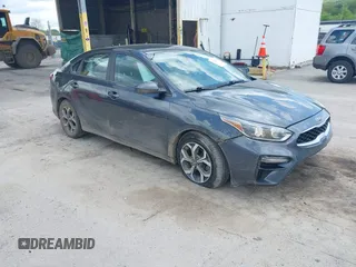 2019 Kia Forte LXS z VIN 3KPF24AD0KE011989, wystawiony jako IAAI lot #42224258 z przebiegiem 148 286 mil mil oraz . Historia ofert i sprzedaży dostępna na DreamBid. Obrazek 1.