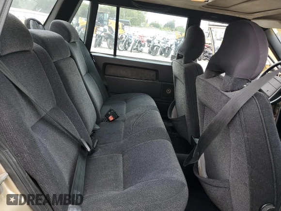 1987 Volvo 740 z VIN YV1FX8843H2178121, wystawiony jako Copart lot #55678015 z przebiegiem 105 881 mil mil oraz Czysty tytuł • Clean title. Historia ofert i sprzedaży dostępna na DreamBid. Obrazek 10.