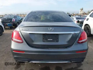 2018 Mercedes-Benz E-Class E 300 with VIN WDDZF4JB5JA384193, listed as a IAAI auction lot 41891157 with 73,405 mi miles. Bid and sale history available at carsss.com. Image 16.