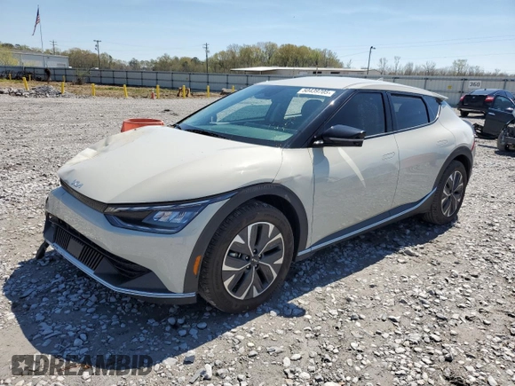 2024 Kia EV6 Light Long Range z VIN KNDC34LAXR5218298, wystawiony jako Copart lot #50439705 z przebiegiem 8 036 mil mil oraz Szkoda całkowita • Salvage title. Historia ofert i sprzedaży dostępna na DreamBid. Obrazek 1.