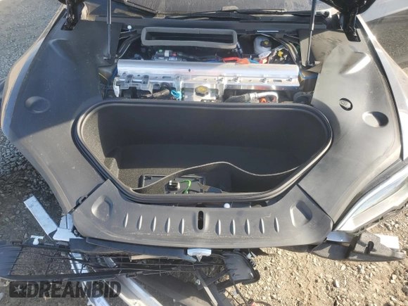 2024 Tesla Model S z VIN 5YJSA1E57RF545269, wystawiony jako Copart lot #87419784 z przebiegiem Nie podano mil oraz Szkoda całkowita • Salvage title. Historia ofert i sprzedaży dostępna na DreamBid. Obrazek 11.