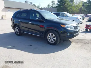 2013 Kia Sorento LX with VIN 5XYKTCA60DG347929, listed as a IAAI auction lot 42144507 with 210,216 mi miles. Bid and sale history available at carsss.com. Image 1.