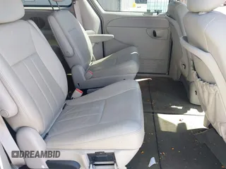 2005 Chrysler Town & Country Touring with VIN 2C4GP54LX5R132272, listed as a IAAI auction lot 41860741 with 138,402 mi miles and . Bid and sale history available at DreamBid. Image 8.