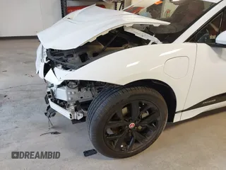 2019 Jaguar I-PACE HSE with VIN SADHD2S19K1F65778, listed as a IAAI auction lot 41370851 with 52,061 mi miles. Bid and sale history available at carsss.com. Image 6.