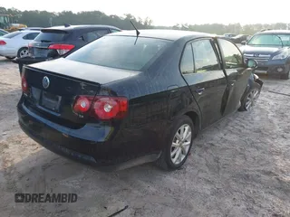 2010 Volkswagen Jetta SEL with VIN 3VWRX7AJ7AM135989, listed as a IAAI auction lot 42436903 with 188,975 mi miles and . Bid and sale history available at DreamBid. Image 4.