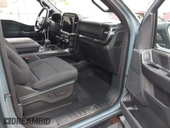 2023 Ford F-150 XL z VIN 1FTFW1E80PKG11643, wystawiony jako IAAI lot #42567764 z przebiegiem 6 448 mil mil oraz . Historia ofert i sprzedaży dostępna na DreamBid. Obrazek 5.