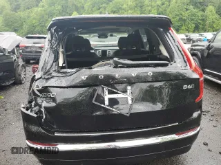 2025 Volvo XC90 Ultra z VIN YV4062JF9S1345566, wystawiony jako Copart lot #57229865 z przebiegiem 1746 mil mil oraz Szkoda całkowita • Salvage title. Historia ofert i sprzedaży dostępna na DreamBid. Obrazek 6.