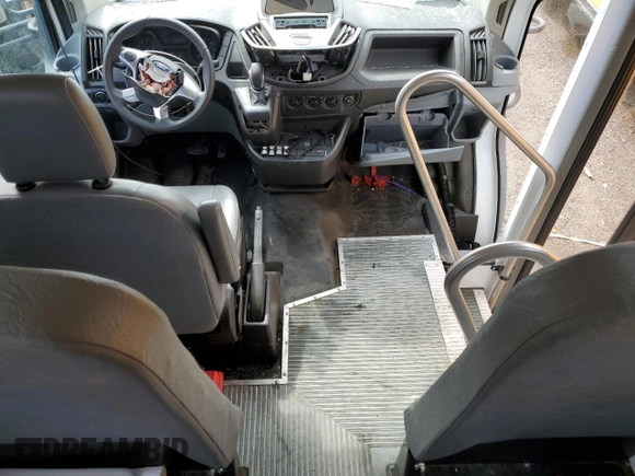 2019 Ford Transit z VIN 1FDES8PM6KKA24684, wystawiony jako Copart lot #58861745 z przebiegiem 67 564 mil mil oraz Szkoda całkowita • Salvage title. Historia ofert i sprzedaży dostępna na DreamBid. Obrazek 8.