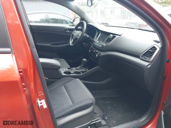 2016 Hyundai Tucson SE with VIN KM8J33A49GU118366, listed as a IAAI auction lot 40450987 with 89,118 mi miles. Bid and sale history available at carsss.com. Image 5.