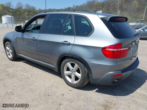 2007 BMW X5 3.0si with VIN 5UXFE43557L013585, listed as a IAAI auction lot 42081447 with 0 mi miles. Bid and sale history available at carsss.com. Image 3.