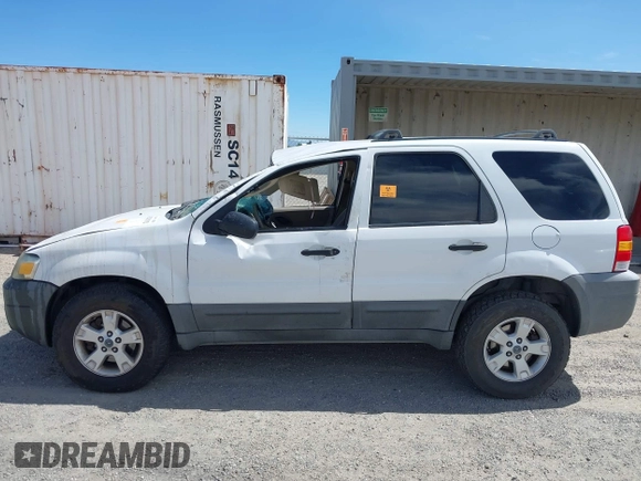 2005 Ford Escape XLT с VIN 1FMYU93165KA70903, выставлен на аукционе IAAI как лот 42291192 с пробегом 235 796 миль миль и . История ставок и продаж доступна на DreamBid. Изображение 14.