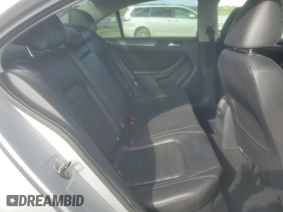 2014 Volkswagen Jetta SEL с VIN 3VWL17AJ4EM426947, выставлен на аукционе Copart как лот 49431185 с пробегом 104 254 миль миль и Списание • Salvage title. История ставок и продаж доступна на DreamBid. Изображение 10.