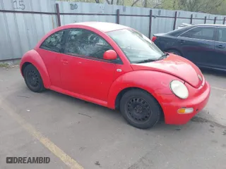 1999 Volkswagen New Beetle GLS with VIN 3VWCC21C4XM411298, listed as a IAAI auction lot 42036600 with 205,067 mi miles. Bid and sale history available at carsss.com. Image 1.