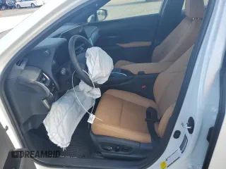 2024 Lexus UX 250h Premium z VIN JTHP9JBH0R2079022, wystawiony jako Copart lot #80049064 z przebiegiem Nie podano mil oraz Szkoda całkowita • Salvage title. Historia ofert i sprzedaży dostępna na DreamBid. Obrazek 7.