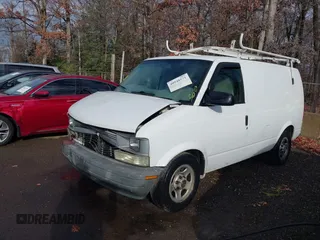 2005 Chevrolet Astro Cargo Van with VIN 1GCDM19X15B114841, listed as a IAAI auction lot 40948571 with 247,965 mi miles. Bid and sale history available at carsss.com. Image 2.