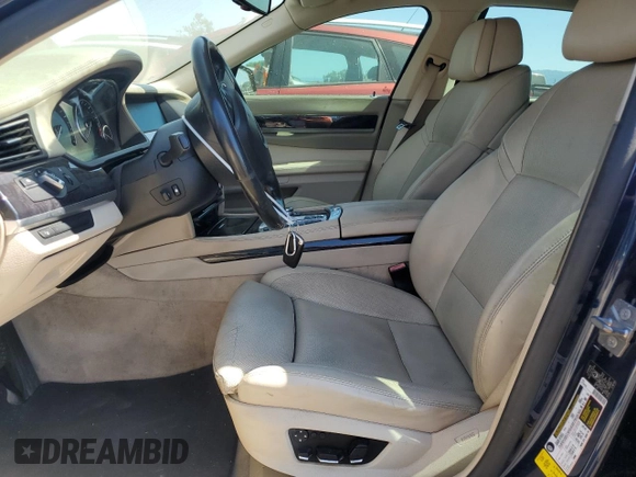 2009 BMW 7 Series 750i z VIN WBAKA83509CY35388, wystawiony jako Copart lot #63561984 z przebiegiem 166 068 mil mil oraz Szkoda całkowita • Salvage title. Historia ofert i sprzedaży dostępna na DreamBid. Obrazek 7.