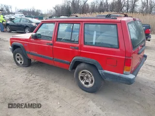 1998 Jeep Cherokee Sport with VIN 1J4FT68SXWL245626, listed as a IAAI auction lot 41630946 with 190,000 mi miles. Bid and sale history available at carsss.com. Image 3.
