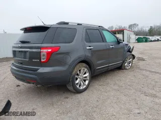 2015 Ford Explorer Limited with VIN 1FM5K7F85FGB30809, listed as a IAAI auction lot 41499836 with 102,332 mi miles. Bid and sale history available at carsss.com. Image 4.
