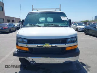 2020 Chevrolet Express Cargo z VIN 1GCWGAFP3L1273819, wystawiony jako IAAI lot #42299806 z przebiegiem 88 391 mil mil oraz . Historia ofert i sprzedaży dostępna na DreamBid. Obrazek 12.