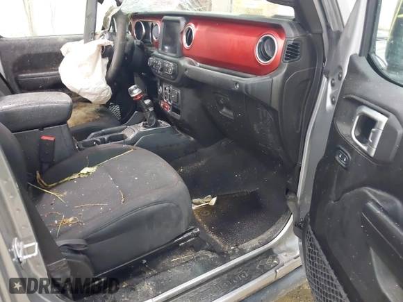2020 Jeep Gladiator Rubicon with VIN 1C6JJTBGXLL136627, listed as a IAAI auction lot 42333468 with 74,717 mi miles and . Bid and sale history available at DreamBid. Image 5.