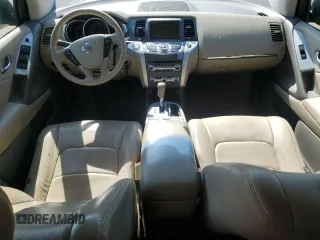 2014 Nissan Murano SV z VIN JN8AZ1MU1EW413485, wystawiony jako Copart lot #60904105 z przebiegiem 139 821 mil mil oraz Czysty tytuł • Clean title. Historia ofert i sprzedaży dostępna na DreamBid. Obrazek 8.