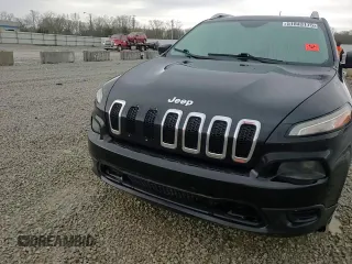 2015 Jeep Cherokee Sport z VIN 1C4PJLAB2FW707068, wystawiony jako Copart lot #51843175 z przebiegiem 203 785 mil mil oraz Nie do naprawy • Non repairable. Historia ofert i sprzedaży dostępna na DreamBid. Obrazek 14.