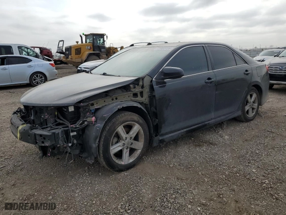 2014 Toyota Camry L with VIN 4T1BF1FK7EU419223, listed as a Copart auction lot 43952725 with 224,786 mi miles and Salvage Title. Bid and sale history available at carsss.com. Image 1.