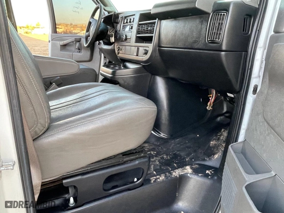 2017 Chevrolet Express Cargo Van with VIN 1GCWGAFFXH1119347, listed as a Copart auction lot 46950255 with 261,808 mi miles and Clean Title. Bid and sale history available at carsss.com. Image 5.