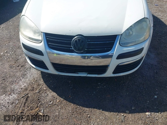 2008 Volkswagen Jetta Sedan S with VIN 3VWJZ71K68M119423, listed as a IAAI auction lot 41942134 with 233,783 mi miles. Bid and sale history available at carsss.com. Image 6.