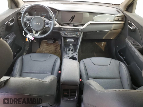 2022 Kia Niro Touring SE with VIN KNDCC3LC8N5532988, listed as a Copart auction lot 68853564 with 13,535 mi miles and Salvage Title. Bid and sale history available at carsss.com. Image 8.