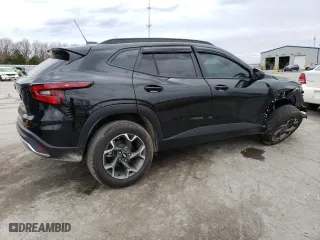 2025 Chevrolet Trax LT with VIN KL77LHEP2SC043442, listed as a Copart auction lot 89102835 with 2,222 mi miles and Salvage Title. Bid and sale history available at carsss.com. Image 3.