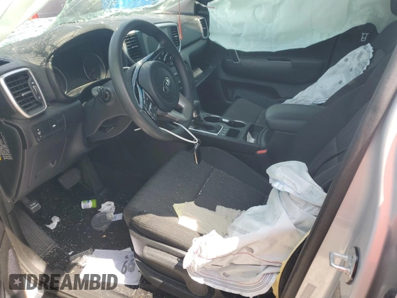 2020 Kia Sportage LX z VIN KNDPMCAC9L7675077, wystawiony jako Copart lot #55075725 z przebiegiem 71 747 mil mil oraz Nie do naprawy • Non repairable. Historia ofert i sprzedaży dostępna na DreamBid. Obrazek 7.