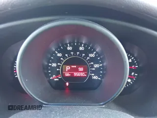 2016 Kia Soul + z VIN KNDJP3A59G7329986, wystawiony jako IAAI lot #41356623 z przebiegiem 95 690 mil mil oraz . Historia ofert i sprzedaży dostępna na DreamBid. Obrazek 16.