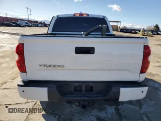 2021 Toyota Tundra Platinum z VIN 5TFAY5F19MX976852, wystawiony jako Copart lot #44753245 z przebiegiem 48 695 mil mil oraz Szkoda całkowita • Salvage title. Historia ofert i sprzedaży dostępna na DreamBid. Obrazek 6.