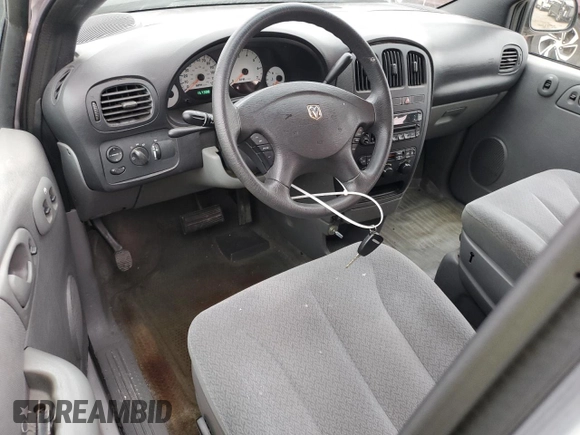 2005 Dodge Caravan with VIN 1D4GP24RX5B110826, listed as a Copart auction lot 82460834 with 157,308 mi miles and Salvage Title. Bid and sale history available at carsss.com. Image 8.