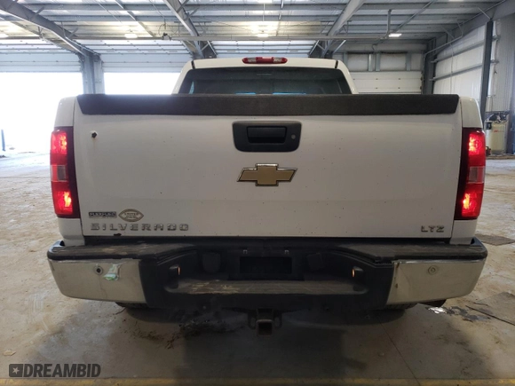 2009 Chevrolet Silverado 1500 LTZ with VIN 3GCEK33329G109608, listed as a Copart auction lot 48122775 with 198,347 mi miles and Salvage Title. Bid and sale history available at carsss.com. Image 6.